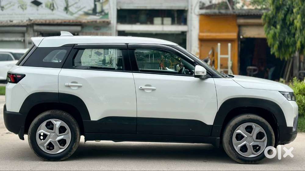 Maruti Suzuki Brezza 1.5 Vxi Smart Hybrid, 2022, Petrol