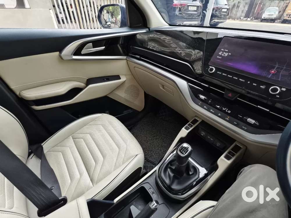 Kia Carens 1.4 Luxury 7 Str, 2022, Petrol