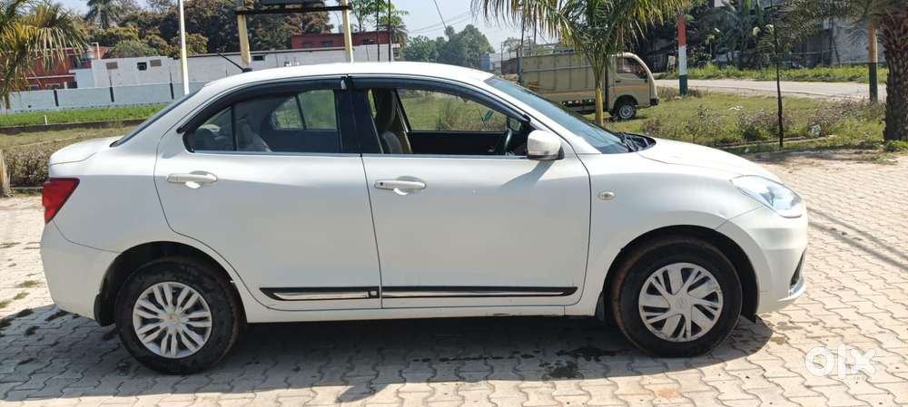 Maruti Suzuki Dzire 1.2 Vxi Cng, 2023, Cng & Hybrids