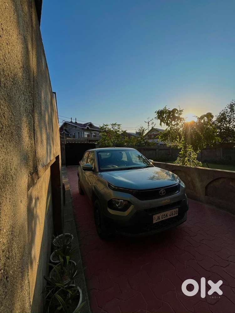 2022 Tata Punch Petrol Manual