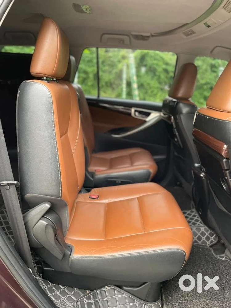 Toyota Innova Crysta 2.8 Zx At 7 Seater, 2016, Diesel