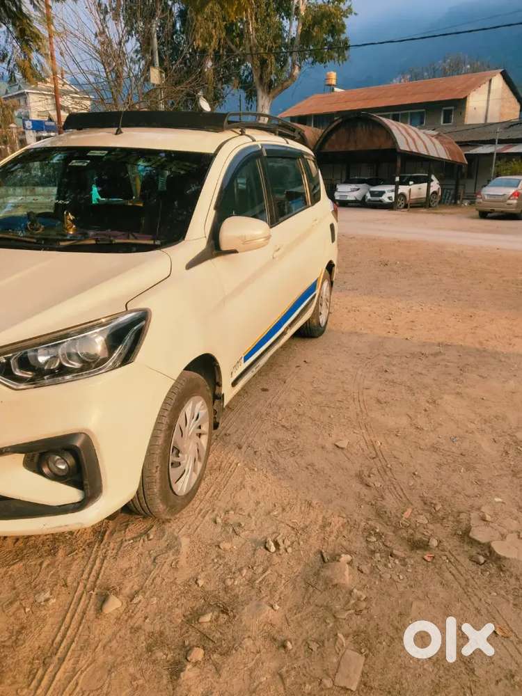 Ertiga Smart Hybrid Top Model