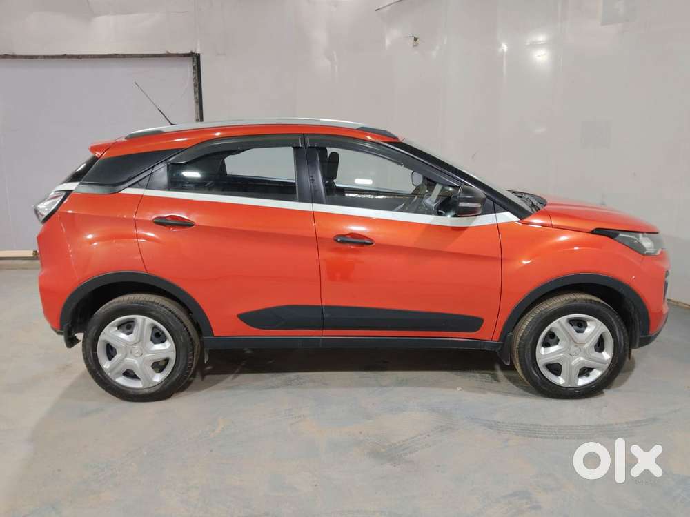 Tata Nexon 1.2 Revotron Xma Amt (s), 2022, Petrol