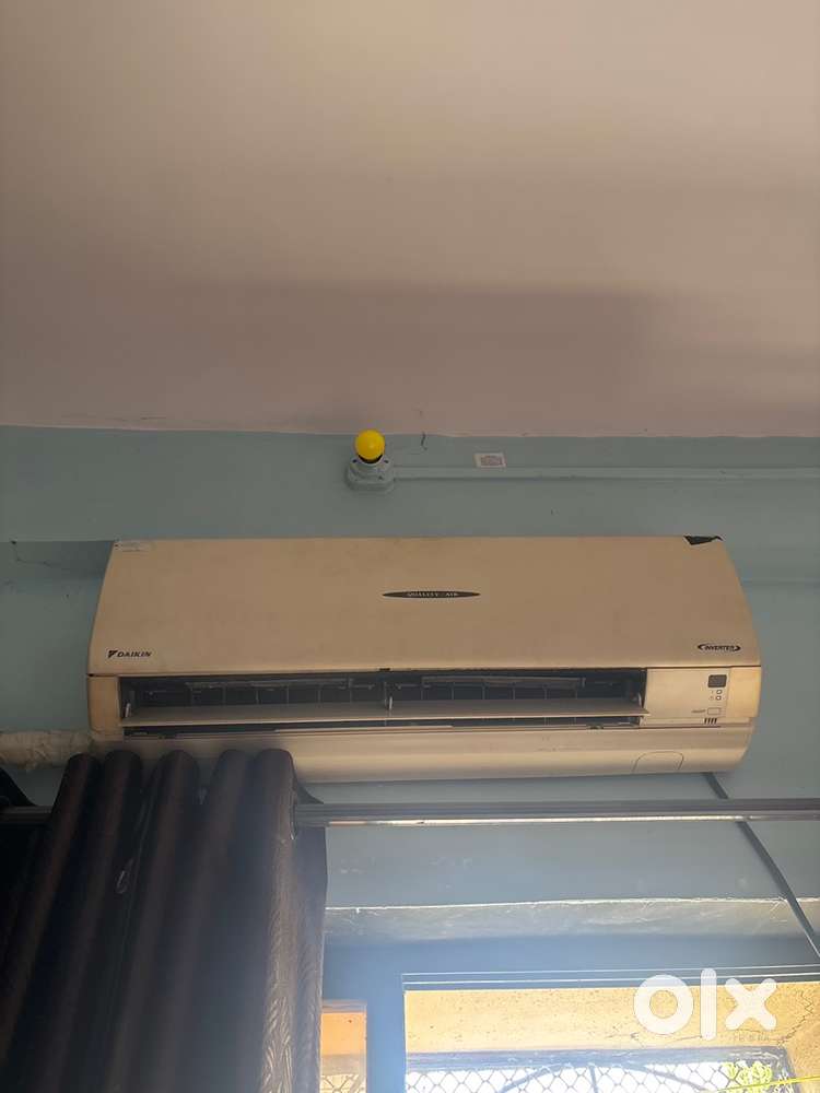 Daikin Inverter Split AC 1 Ton &ndash; Non Working | For Parts/Scrap