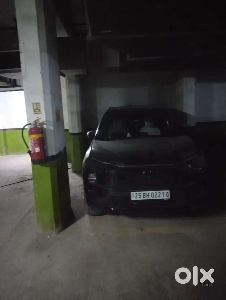 Tata Safari Dark Edition 2025