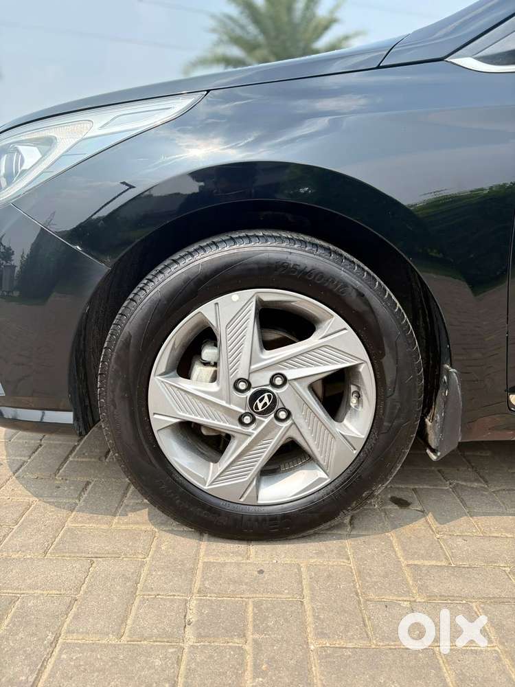 Hyundai Verna 1.5 Sx Petrol Mt, 2020, Petrol