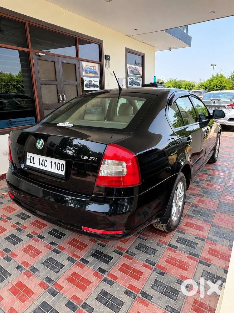 Skoda Laura, 2012, Petrol