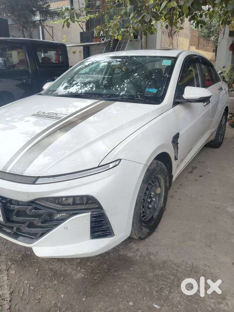 Hyundai Verna 1.5 Mpi Mt Sx (o), 2023, Petrol