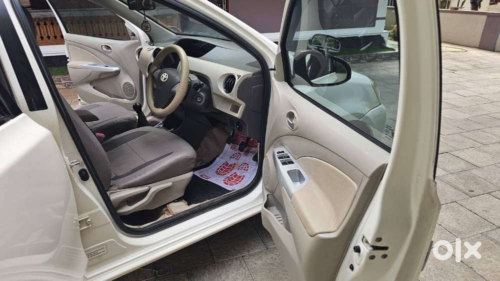 Toyota Etios Liva V, 2015, Petrol