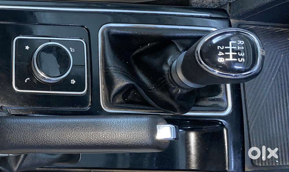 Mahindra Xuv700 2.0 Ax 7 Petrol Mt Str, 2021, Petrol