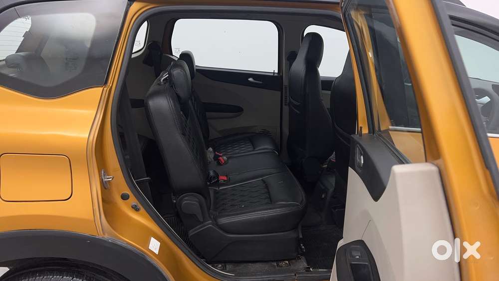 Renault Triber 1.0 Rxz Dual Tone, 2021, Petrol