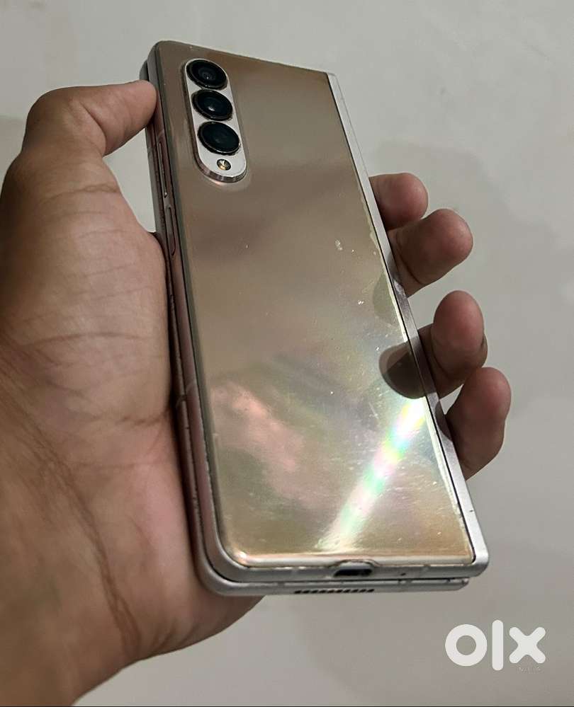 Samsung Galaxy Z Fold 3 12GB/256GB Excellent Condition Box & Bill 