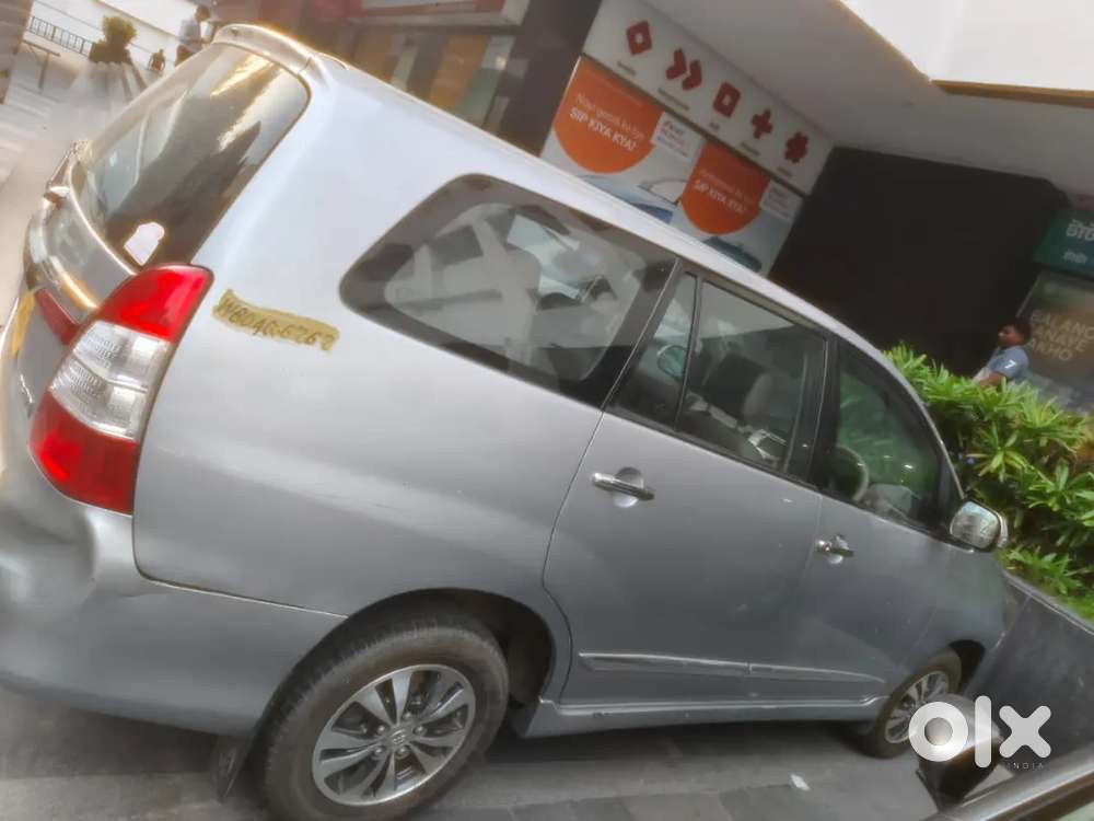Toyota Innova 2015