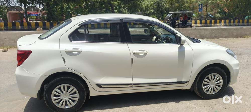 Maruti Suzuki Dzire 1.2 Vxi, 2022, Petrol