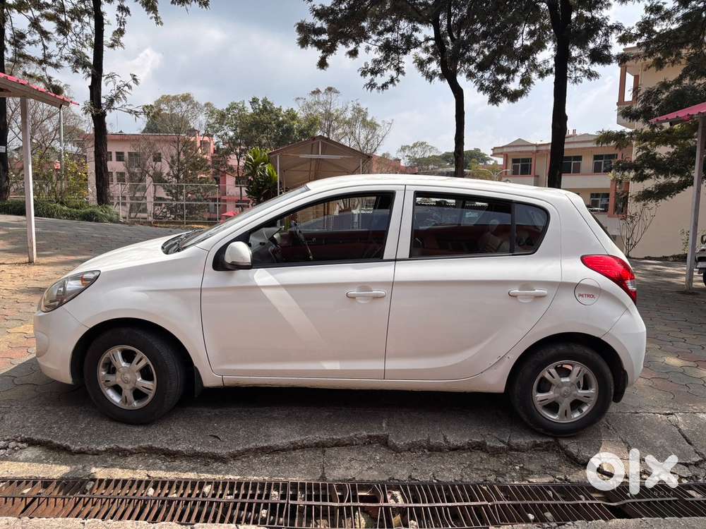 Hyundai I20 Petrol Manual 2011