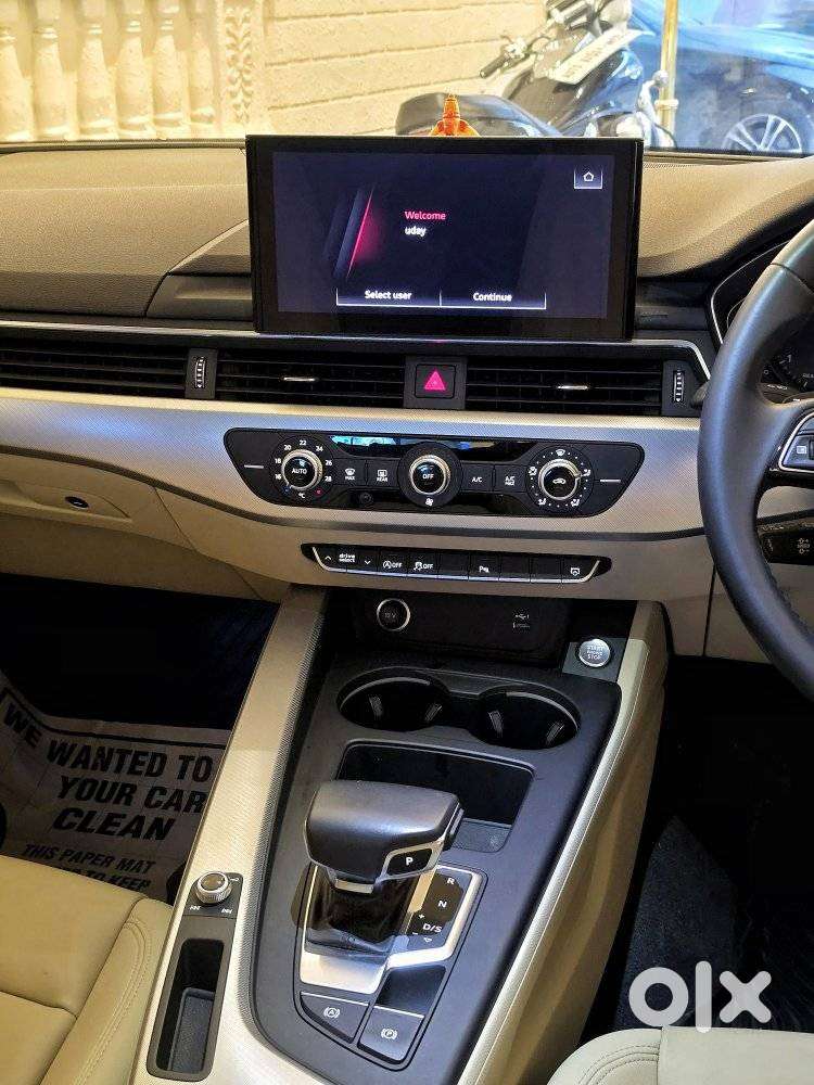 Audi A4, 2023, Petrol