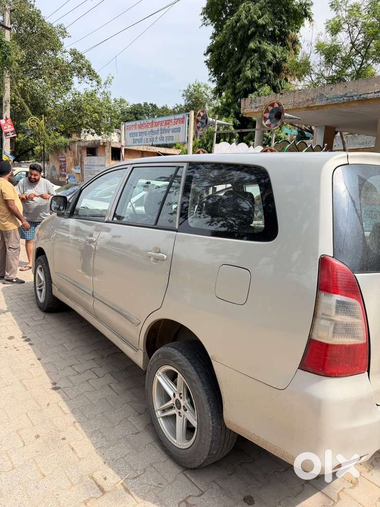 Toyota Innova 2012 Diesel Well Maintained