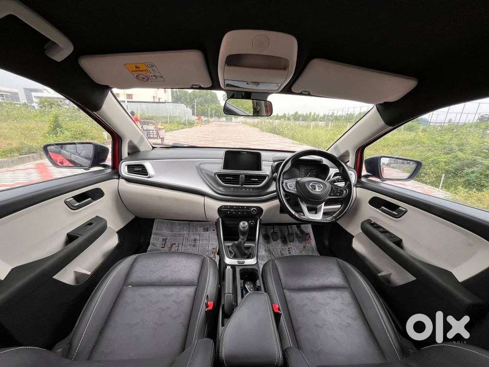 Tata Altroz, 2022, Petrol