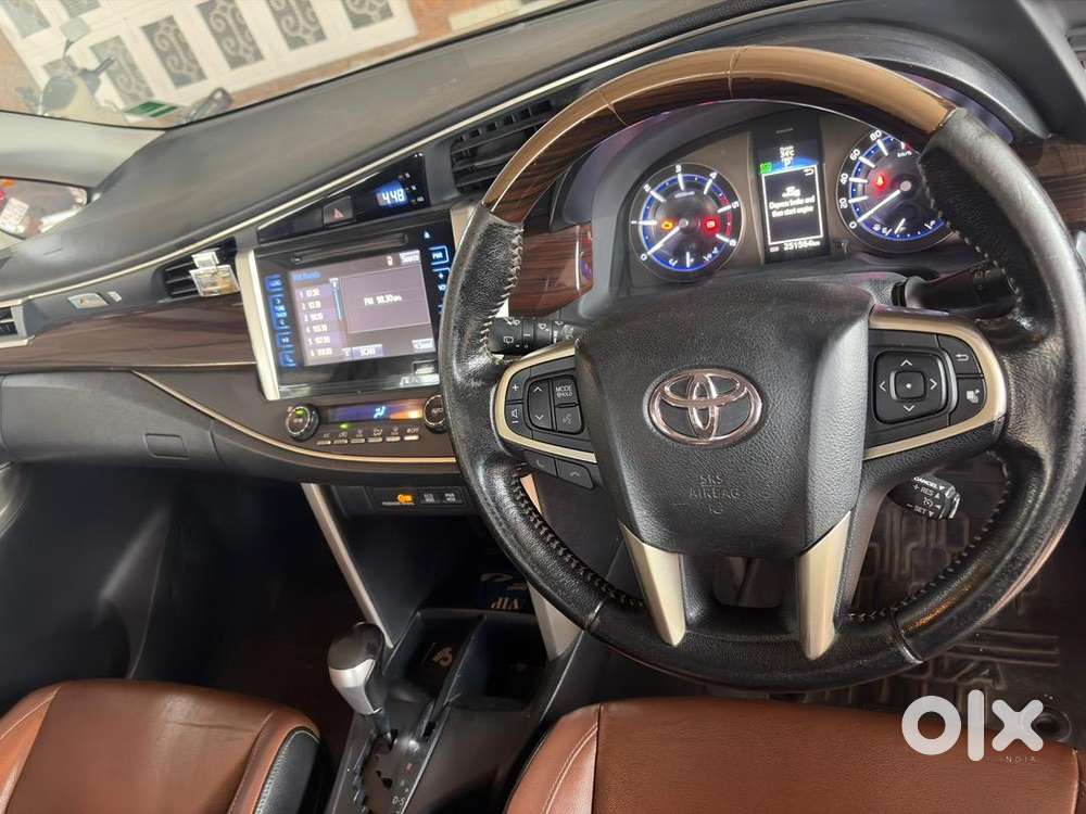 Toyota Innova Crysta 2.8 Z At 2016 Diesel Well Maintained