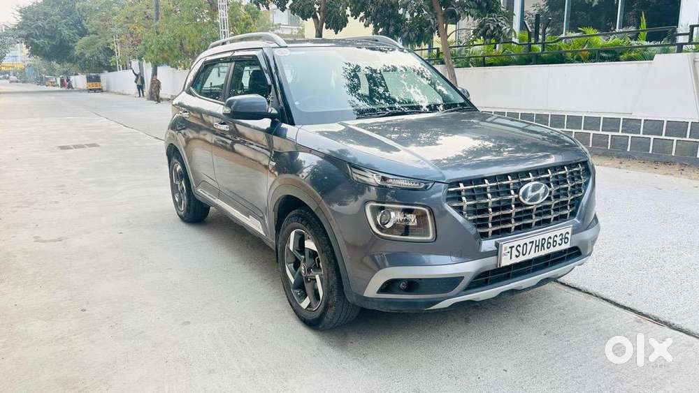 Hyundai Venue 2021 Petrol Well Maintained