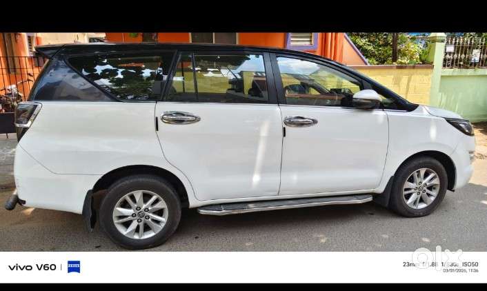 Toyota Innova Crysta 2.4 V 7 Str, 2016, Diesel