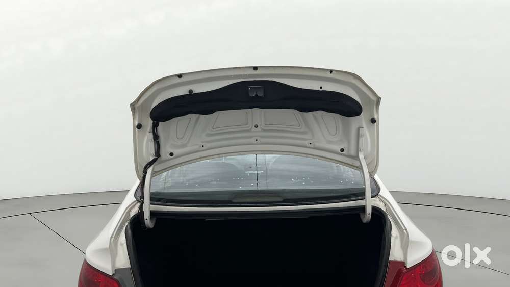 Hyundai Verna Fluidic 1.6 Vtvt Sx, 2014, Petrol