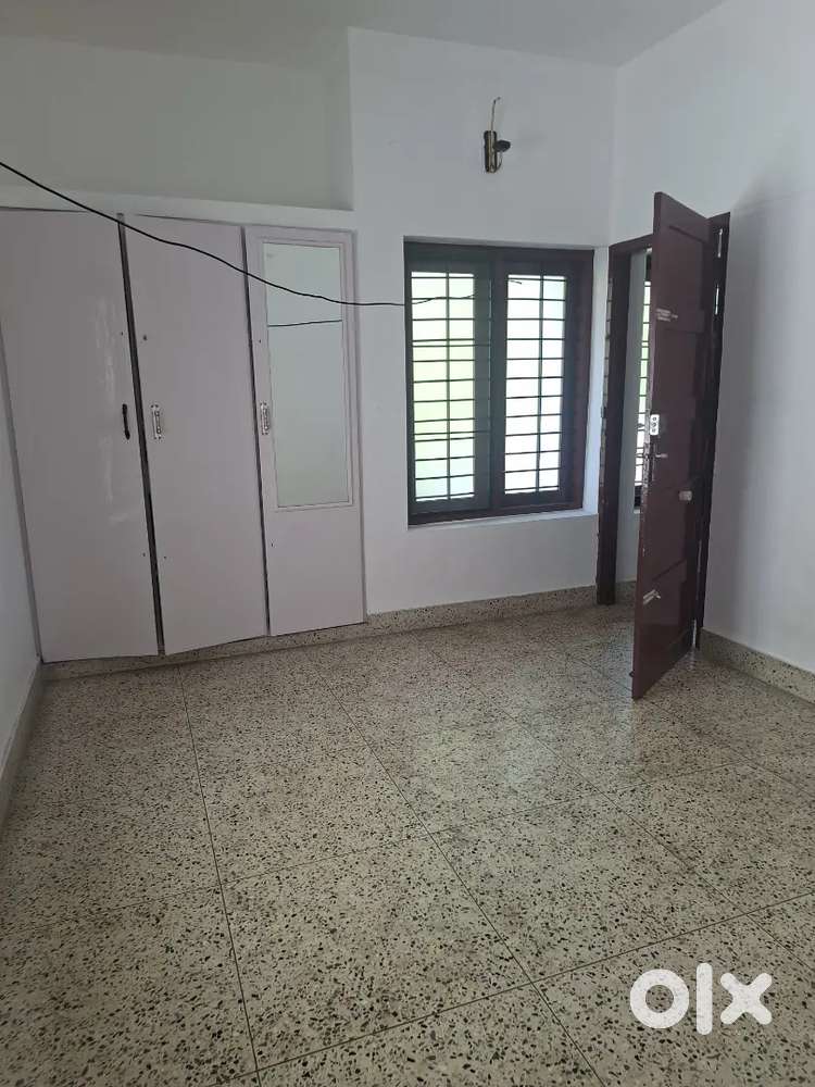 Thycaud 3 bhk independent old house for rent.