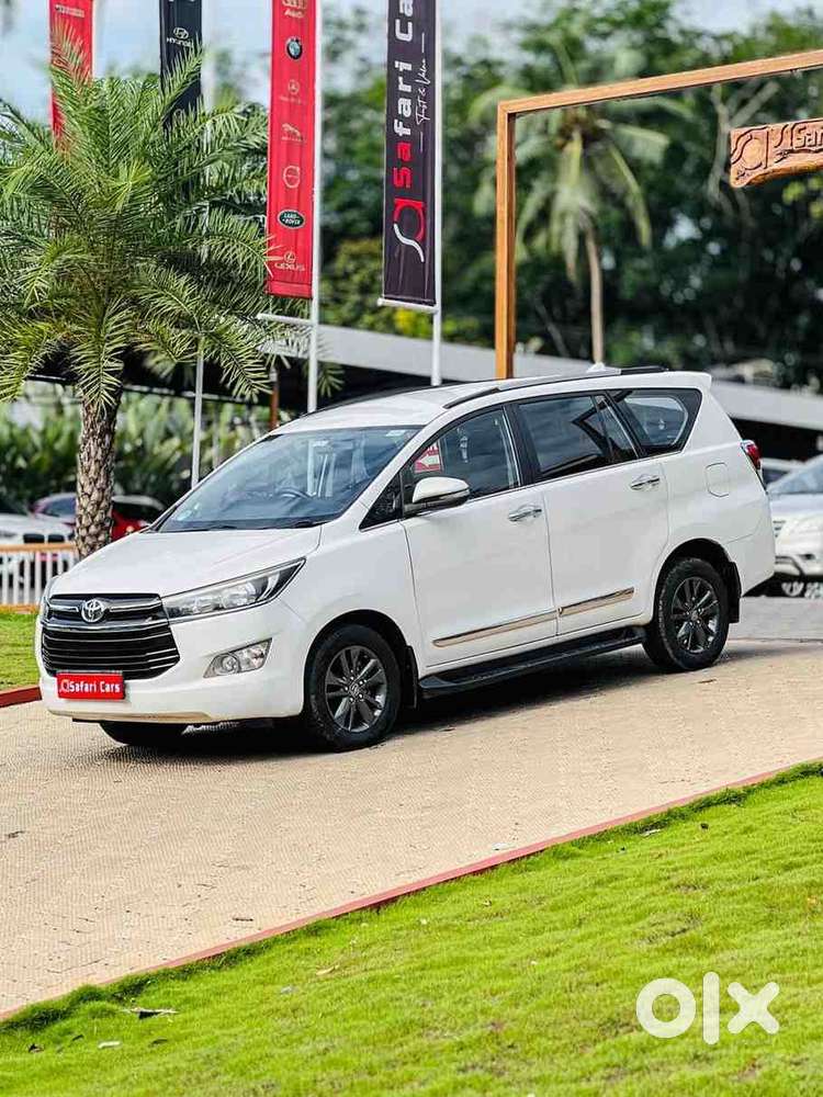 Toyota Innova Crysta G 8 Str, 2016, Diesel