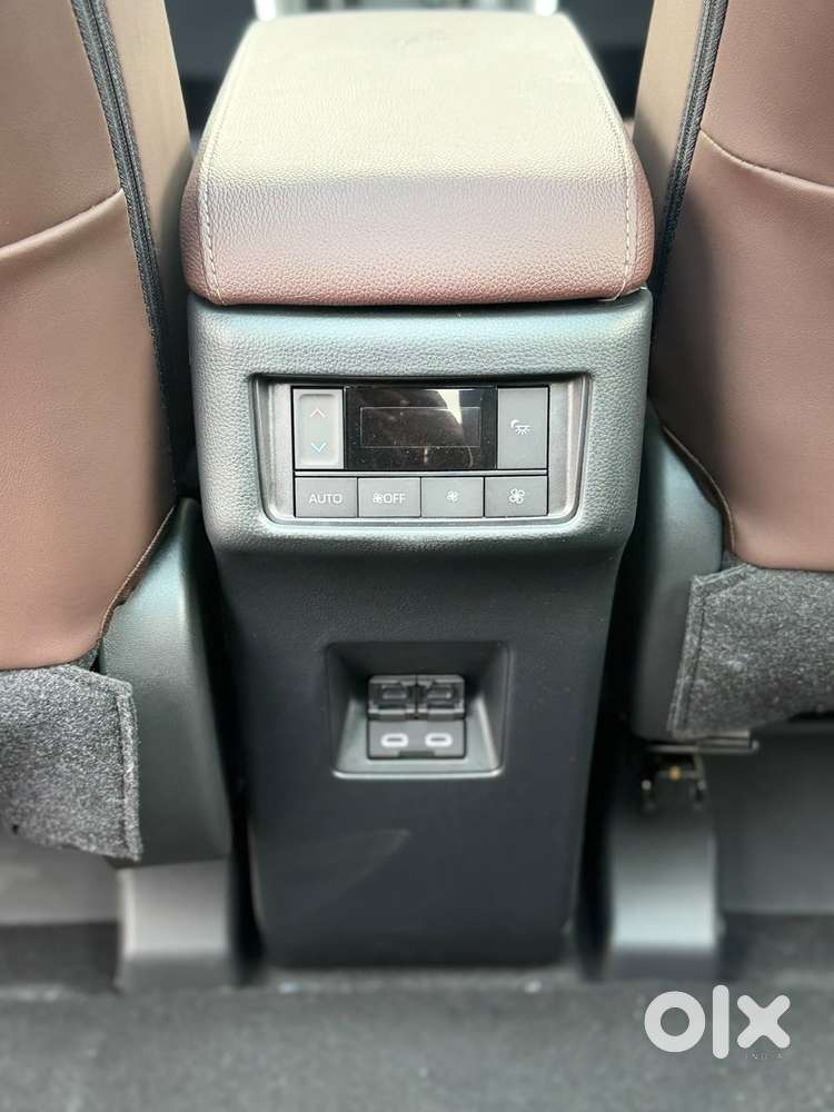 Toyota Innova Hycross 2.0 Zx (o) Hybrid 7 Str, 2026, Electric