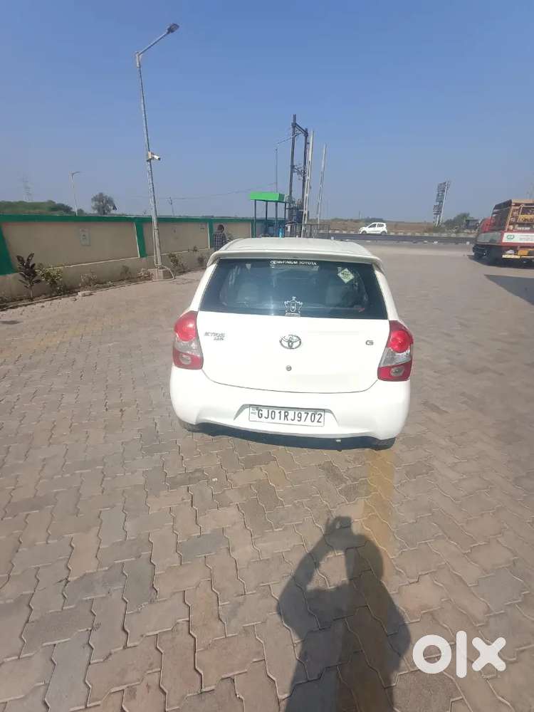 Toyota Etios Liva 2015 Cng & Hybrids 95000 Km Driven 2key Central Lock