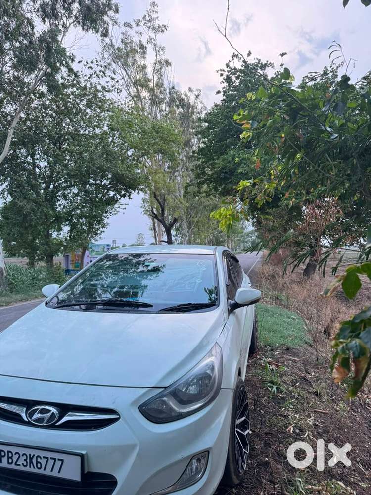 Hyundai Fluidic Verna 2011