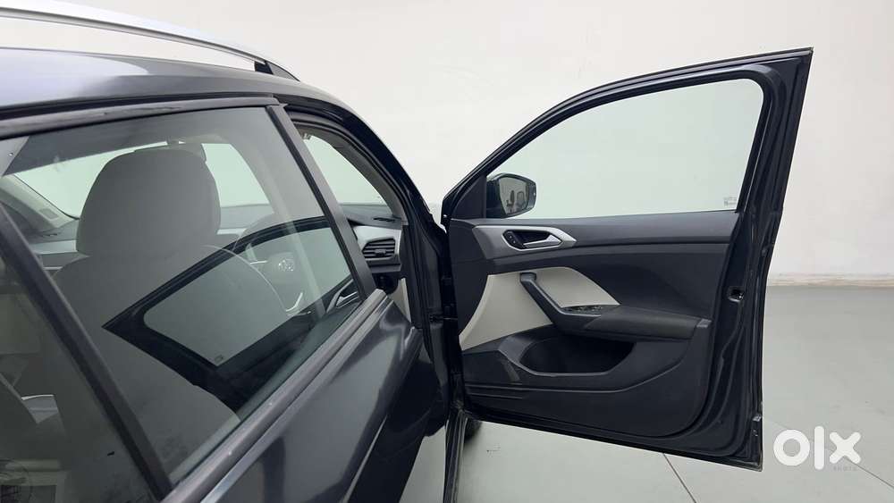 Volkswagen Taigun 1.0 Tsi Highline At, 2022, Petrol