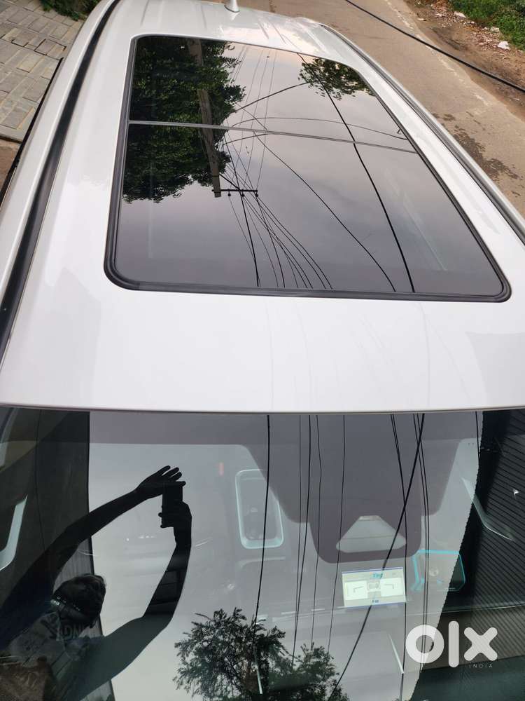 Toyota Innova Hycross 2.0 Zx (o) Hybrid 7 Str, 2024, Petrol