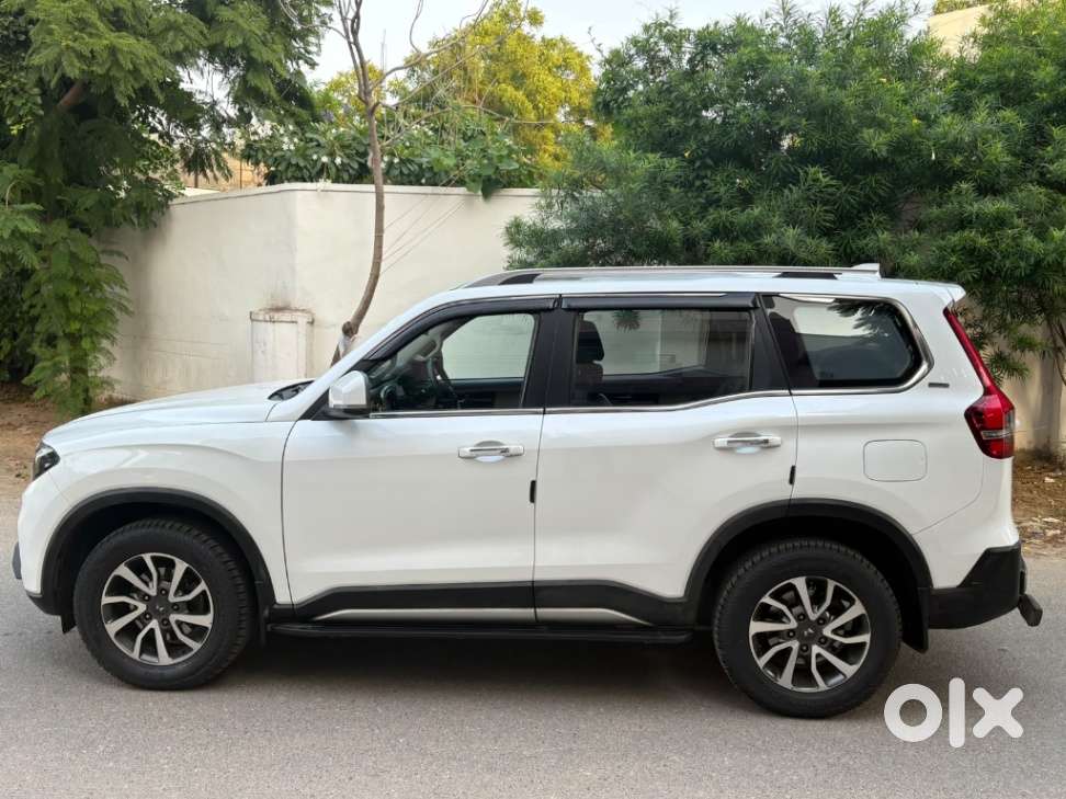 Mahindra Scorpio N Z8 L Petrol At 7 Str, 2023, Petrol