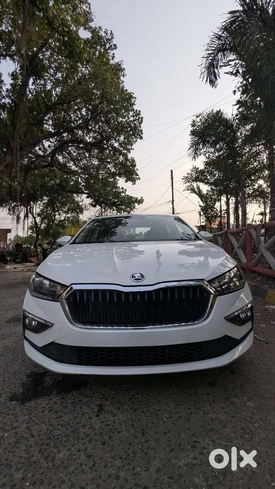 Skoda Slavia 2022 Petrol Well Maintained. 27000km Drievn