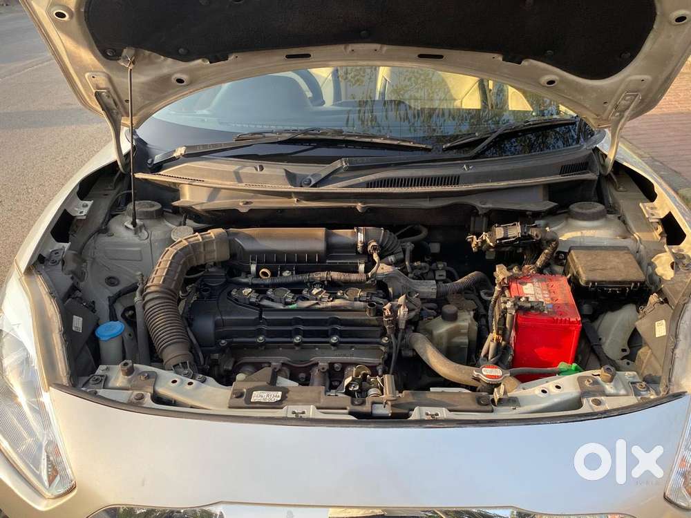 Maruti Suzuki Swift Dzire Amt Vxi, 2017, Petrol