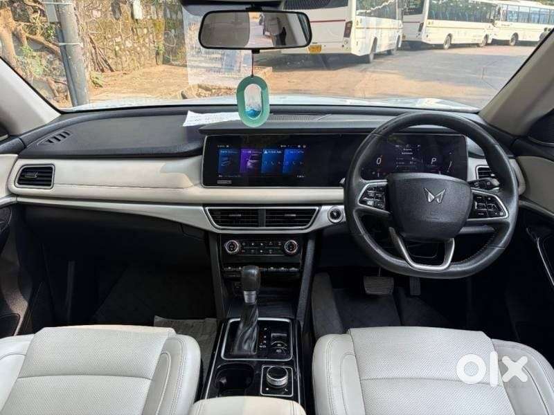 Mahindra Xuv700 2.2 Ax 7 Diesel At Luxury Pack Str, 2022, Diesel
