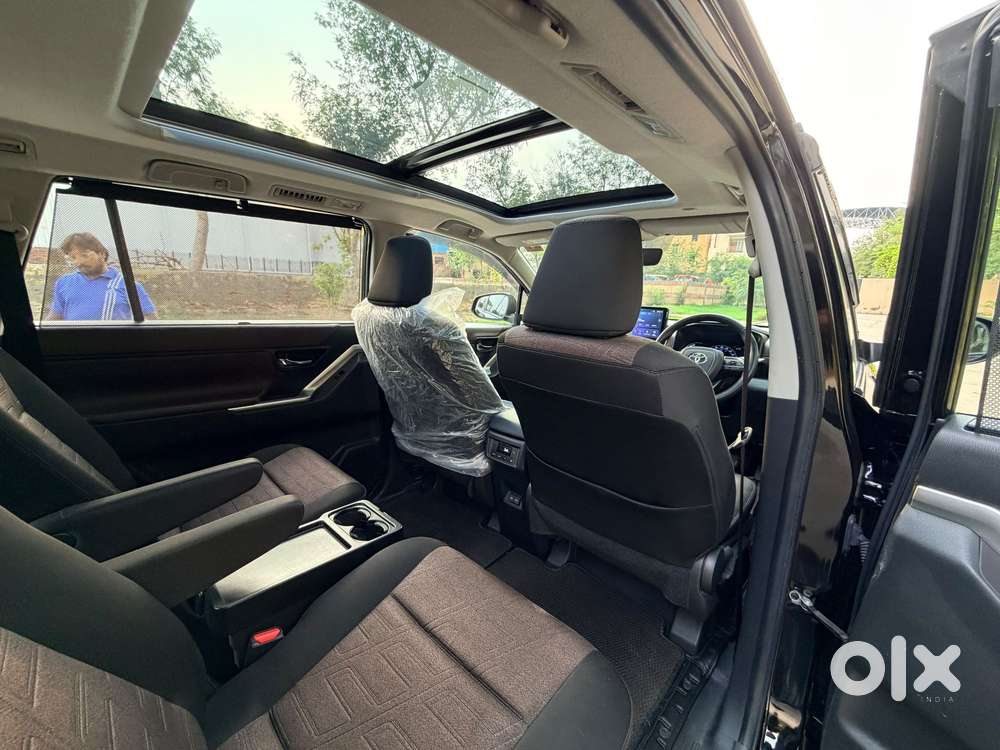 Toyota Innova Hycross 2.0 Vx (o) Hybrid 7 Str, 2025, Cng & Hybrids