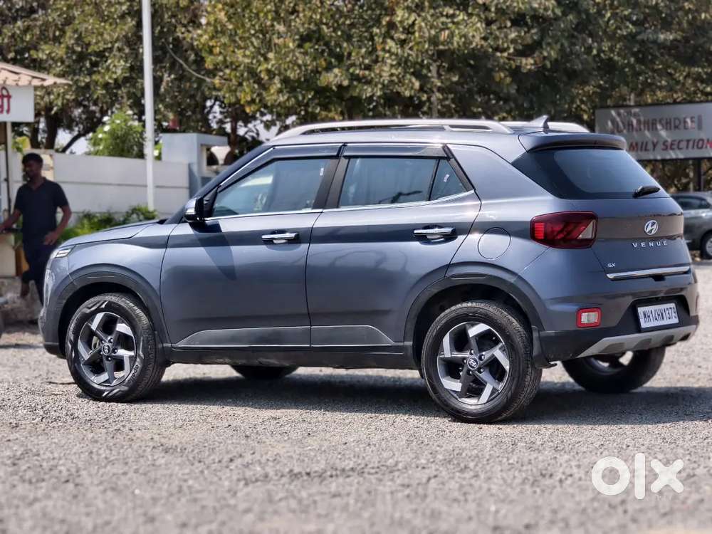 Hyundai Venue 2019 Diesel 74000 Km Driven