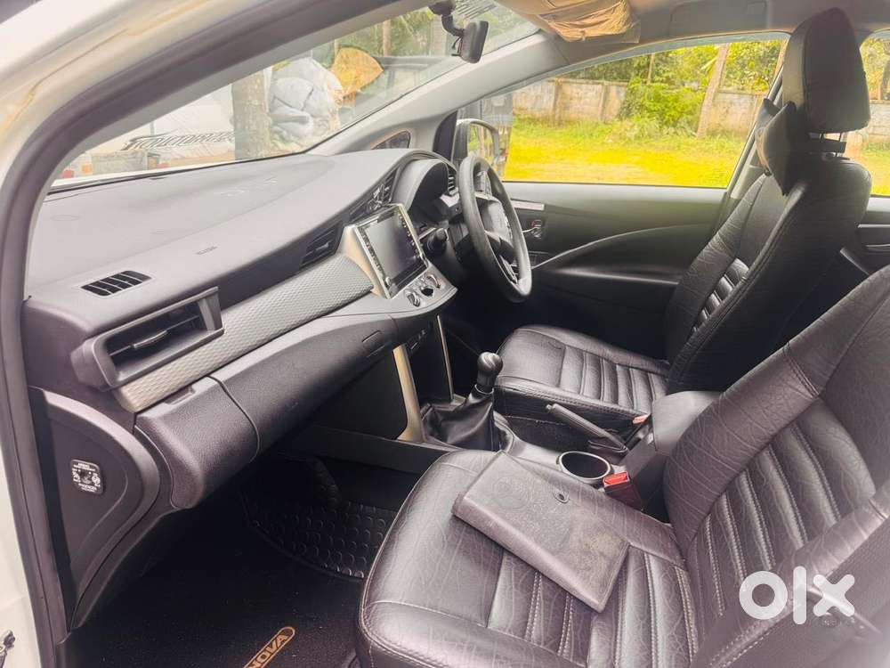 Toyota Innova Crysta 2.4 G Plus Mt 8 Str, 2024, Diesel