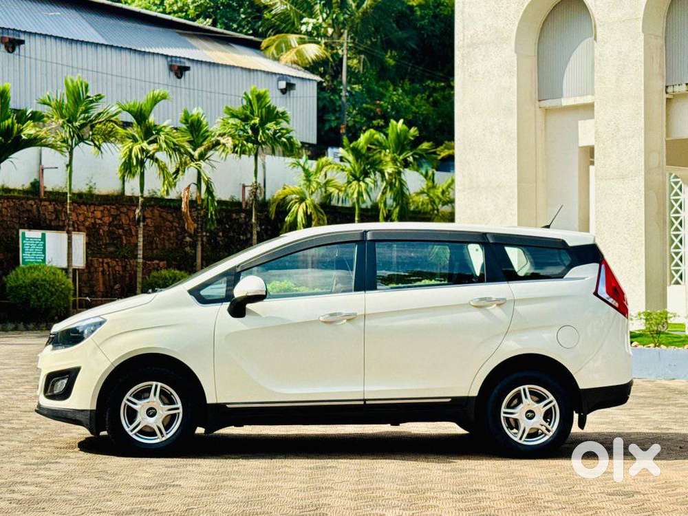 Mahindra Marazzo M6, 2019, Diesel