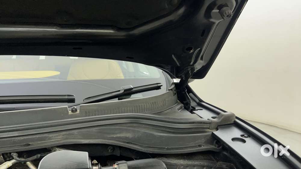 Mahindra Xuv700 2.2 Ax 5 Diesel At 7 Str, 2024, Diesel