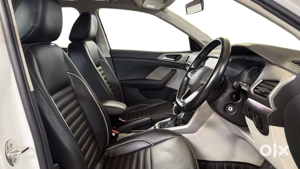 Volkswagen Taigun 1.0 Tsi Highline At, 2022, Petrol