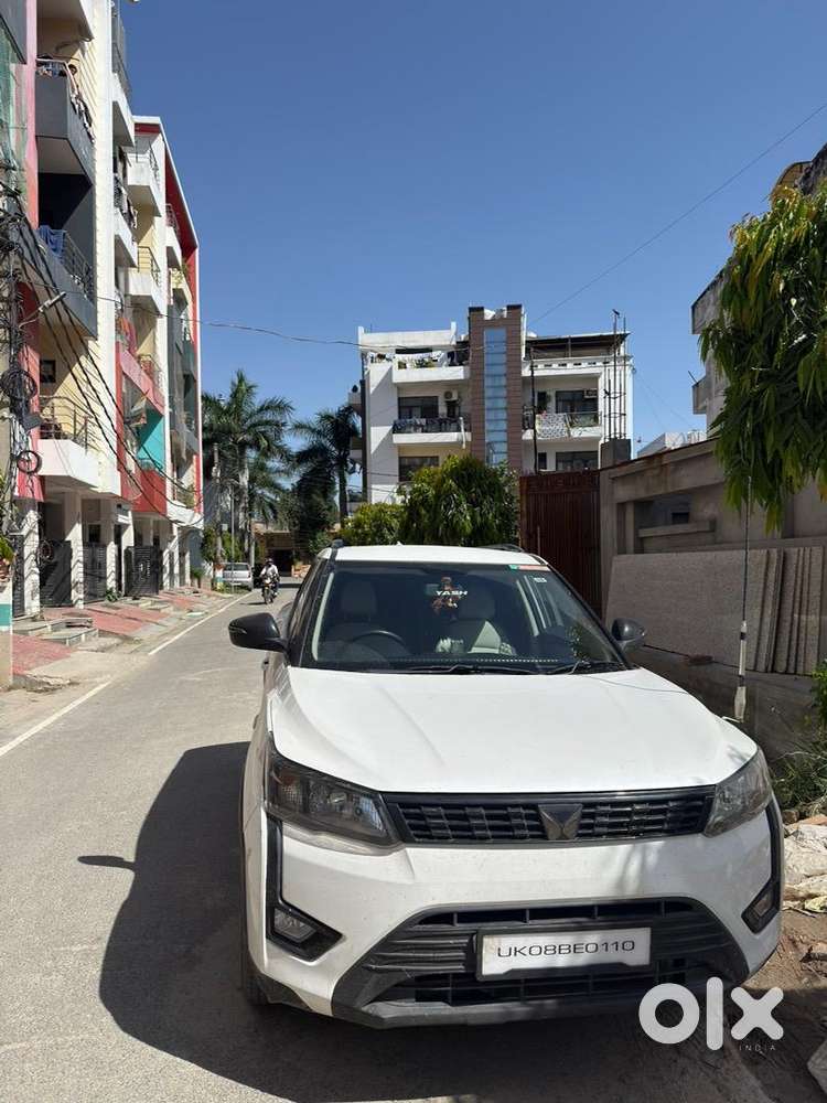Mahindra Xuv300 2024 Diesel Well Maintained