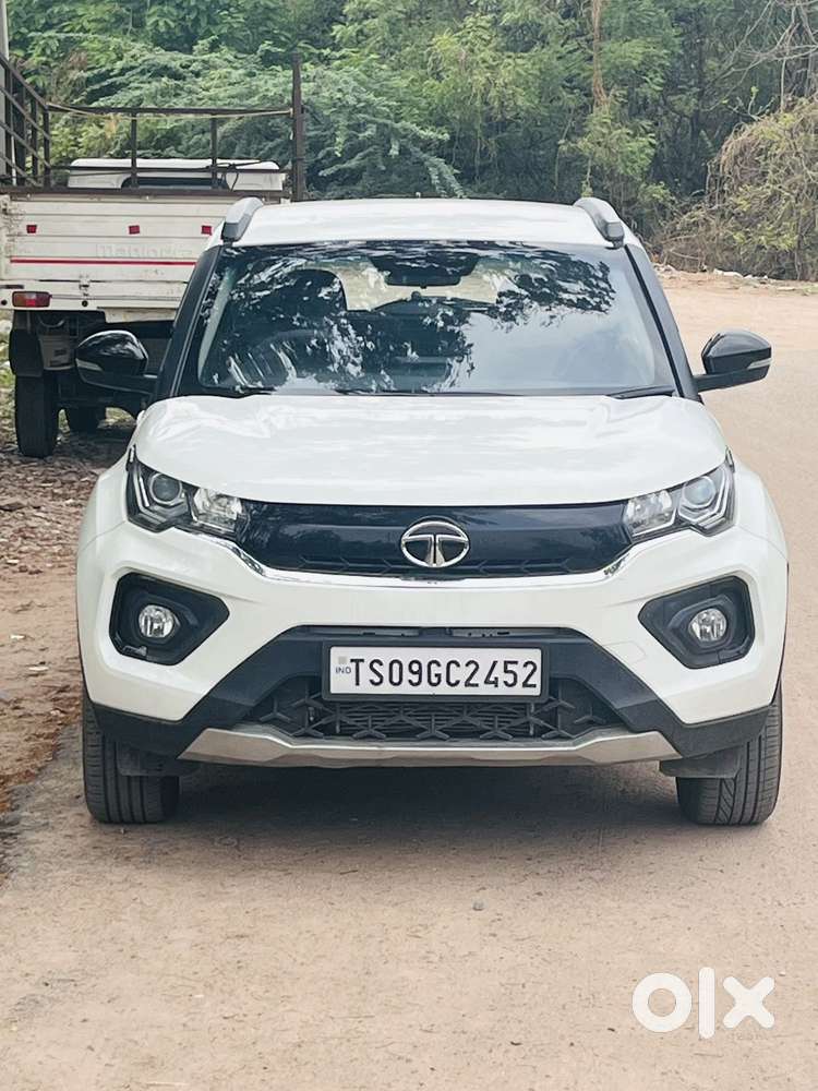 Tata Nexon, 2023, Petrol