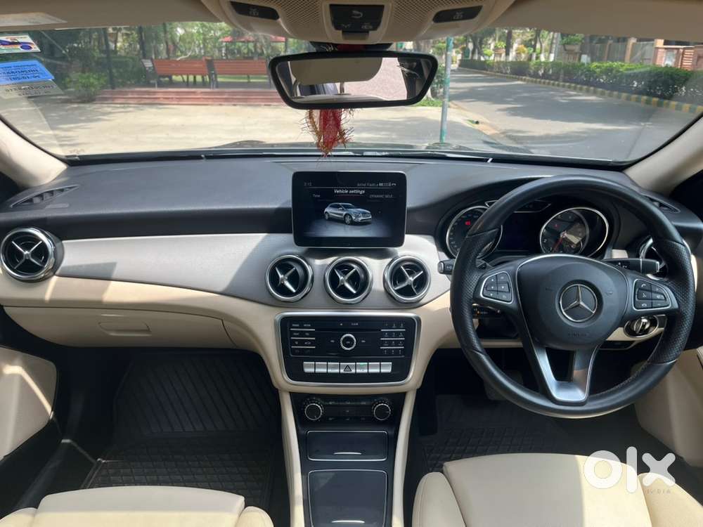 Mercedes-benz Gla 200 Sport Petrol  24000 Kms Driven