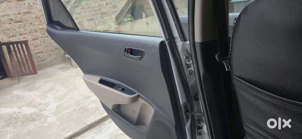 Teacher Driven Hyundai Grand I10 2017 Diesel.  Zero Depreciation Insur