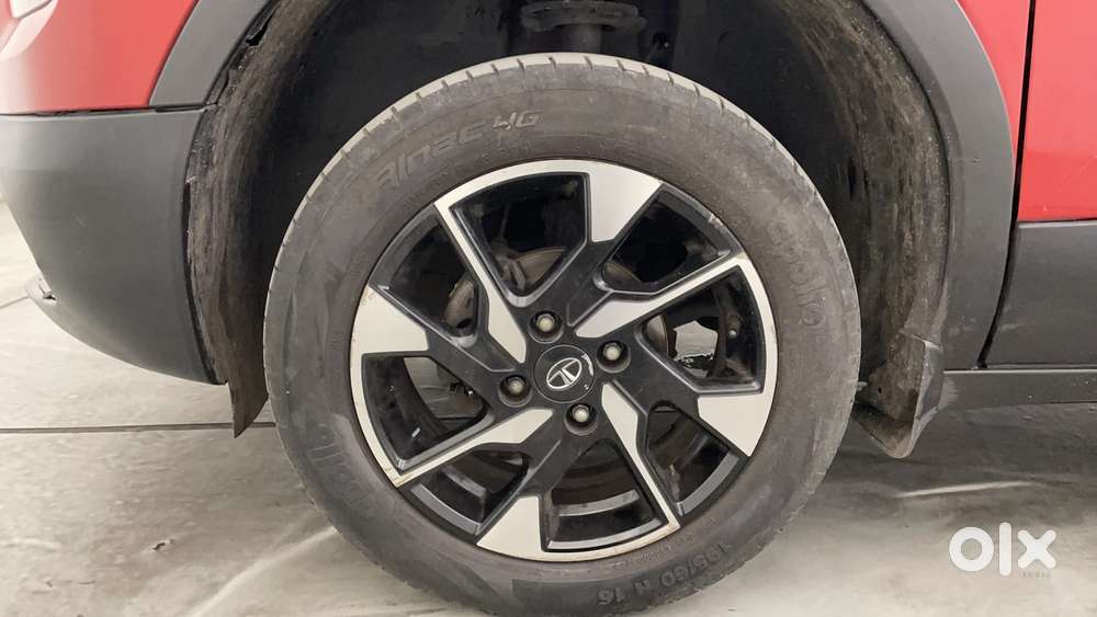 Tata Punch 1.2 Revotron Creative Dual Tone, 2023, Petrol