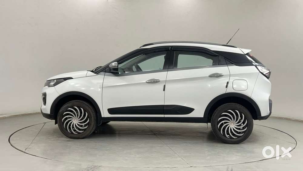 Tata Nexon 1.2 Revotron Xma Amt (s), 2022, Petrol