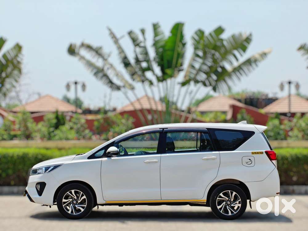 Toyota Innova Crysta 2.4 G Mt 8s, 2022, Diesel